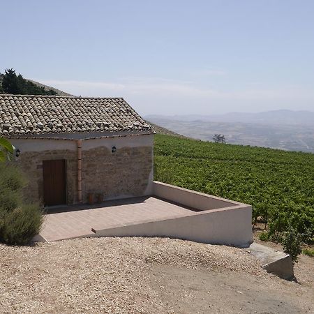 Гостевой дом Casa Nel Vigneto Эриче Экстерьер фото